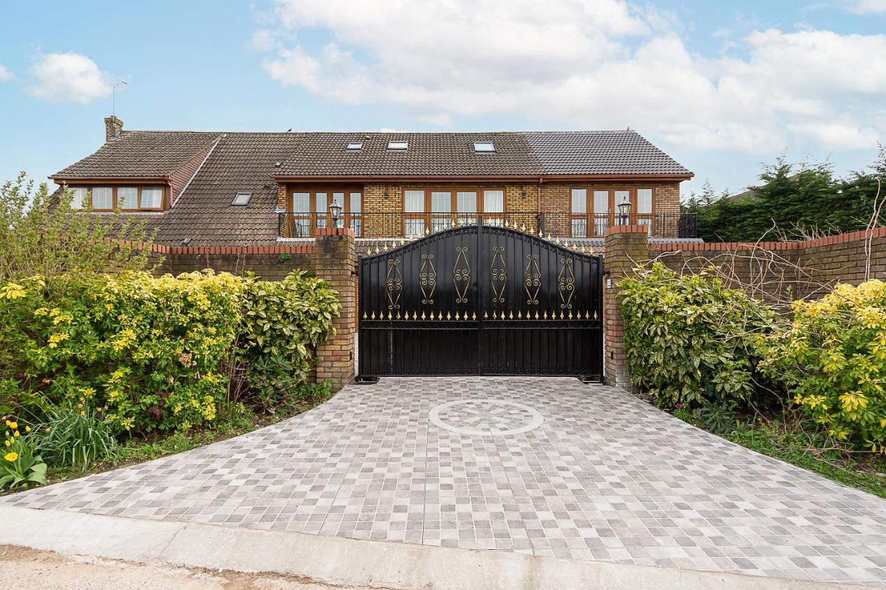 Boutique Green Acre Views Slough Exterior foto