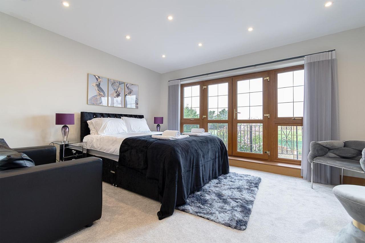 Boutique Green Acre Views Slough Exterior foto